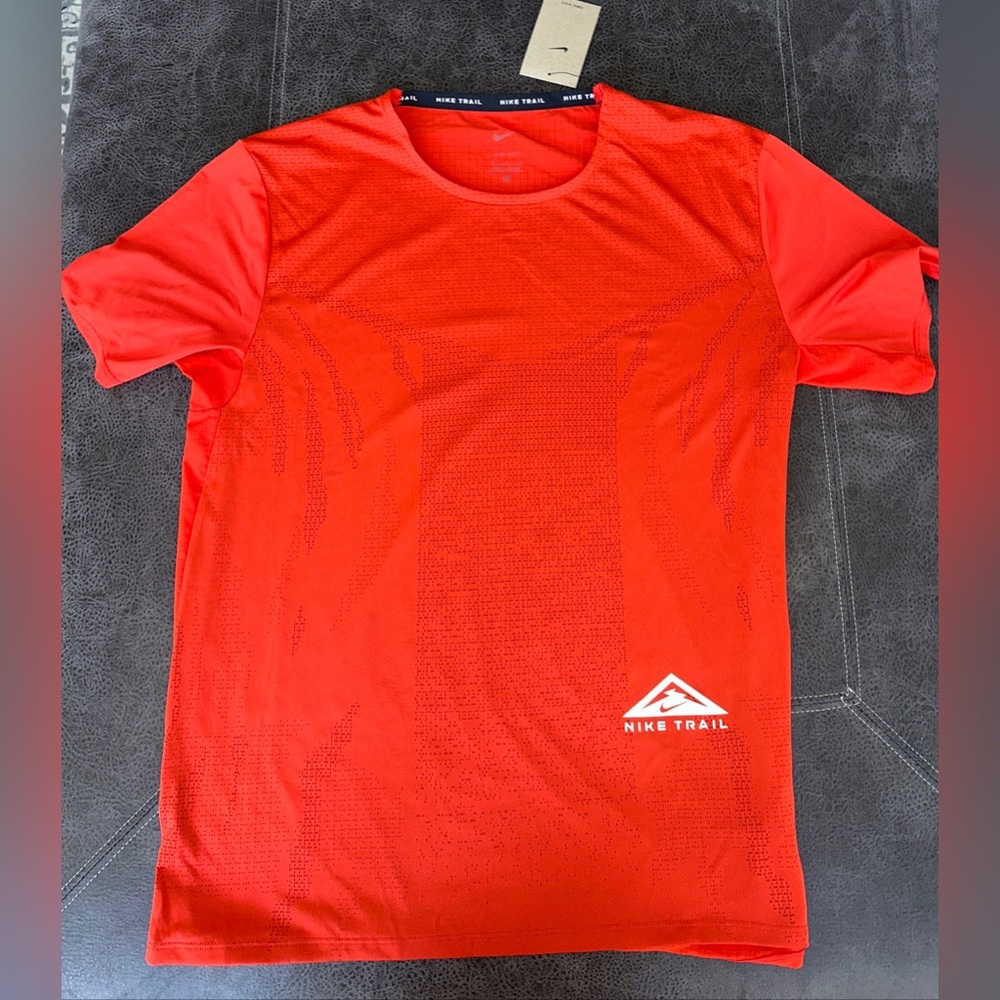 Nike Men’s Dri-Fit Rise 365 Short Sleeve Trail Running T-Shirt  DM4646-634